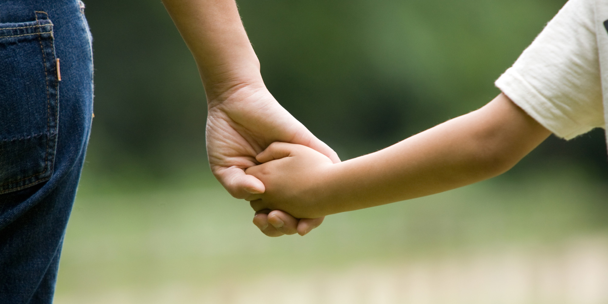 Passeggiata genitore figlio coronavirus