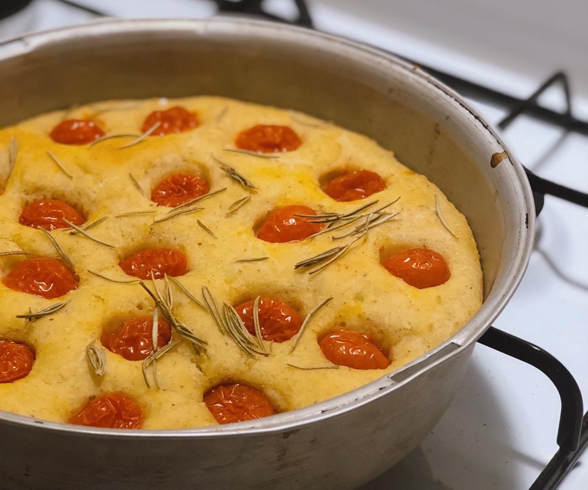 ricetta focaccia pomodorini