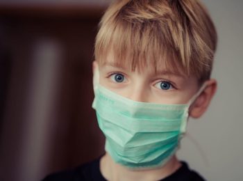 Mascherina per bambini: sì o no?