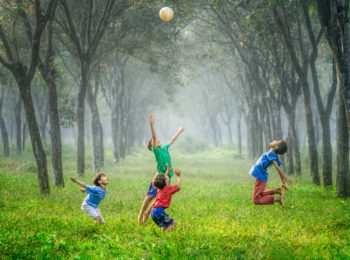 Attività all’aperto, scuole e centri estivi da metà maggio