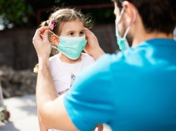 Falsi miti sulla mascherina: no alcalosi, no ipossia
