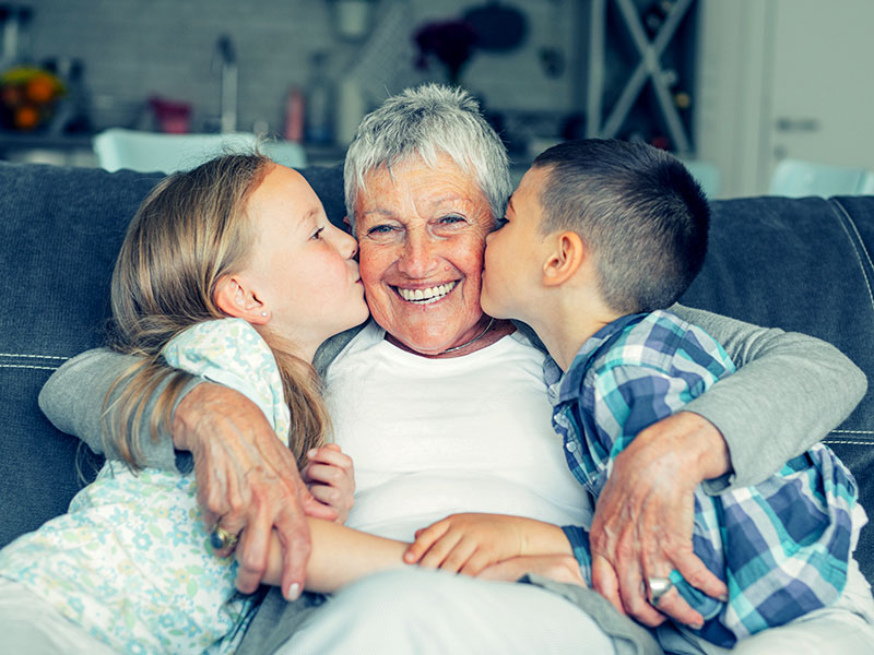 Bonus Baby Sitter: ecco come destinarlo ai nonni