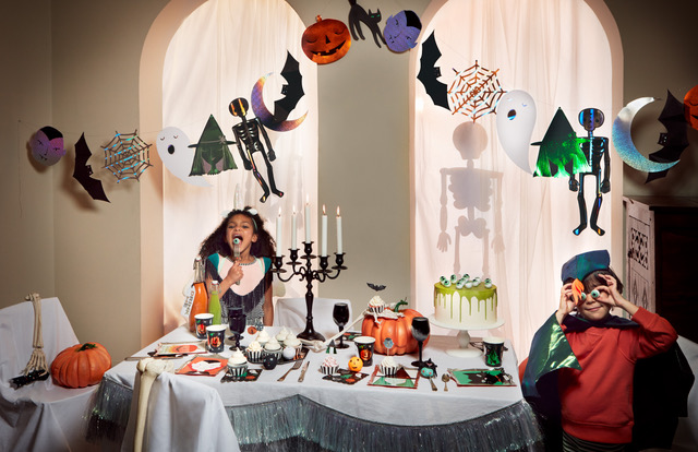 Decoriamo il salotto da paura: le tendenze di Halloween