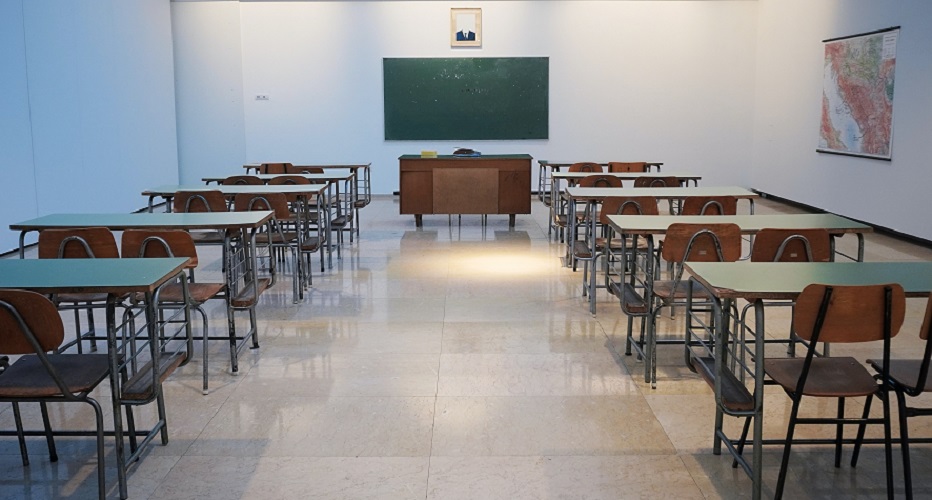 Scuole aperte anche in zona rossa; l’opinione pubblica si divide