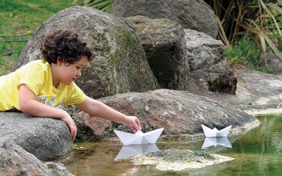 Con le barchette per laghetti e specchi d’acqua, a Milano e dintorni