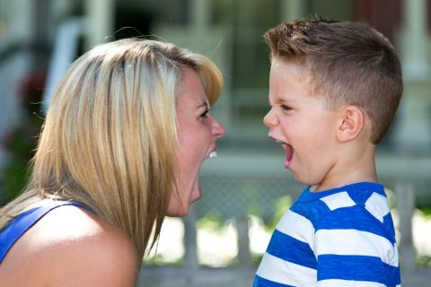 Urlare fa male: l'educazione al rispetto e a lungo termine