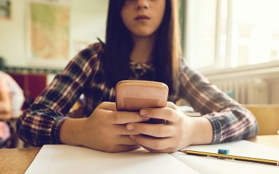 Divieto smartphone a scuola: UK e Germania seguono l’esempio della Francia