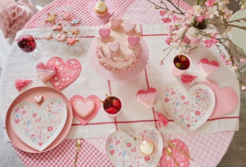 Dalla love box al menu: idee per San Valentino in famiglia