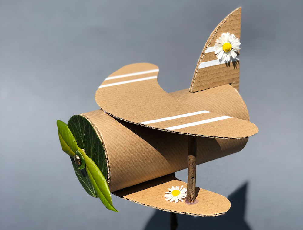 Volare oh oh: costruire un aeroplano in cartone