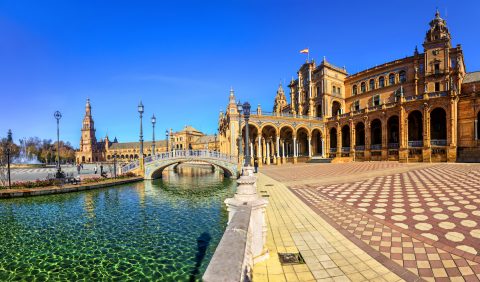 Siviglia con bambini, tra case bianche e flamenco