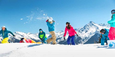 RS12658_SNOW3768-hsc