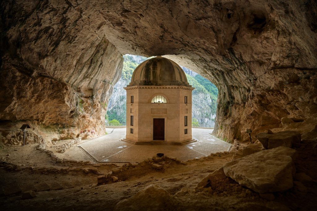 grotte frasassi