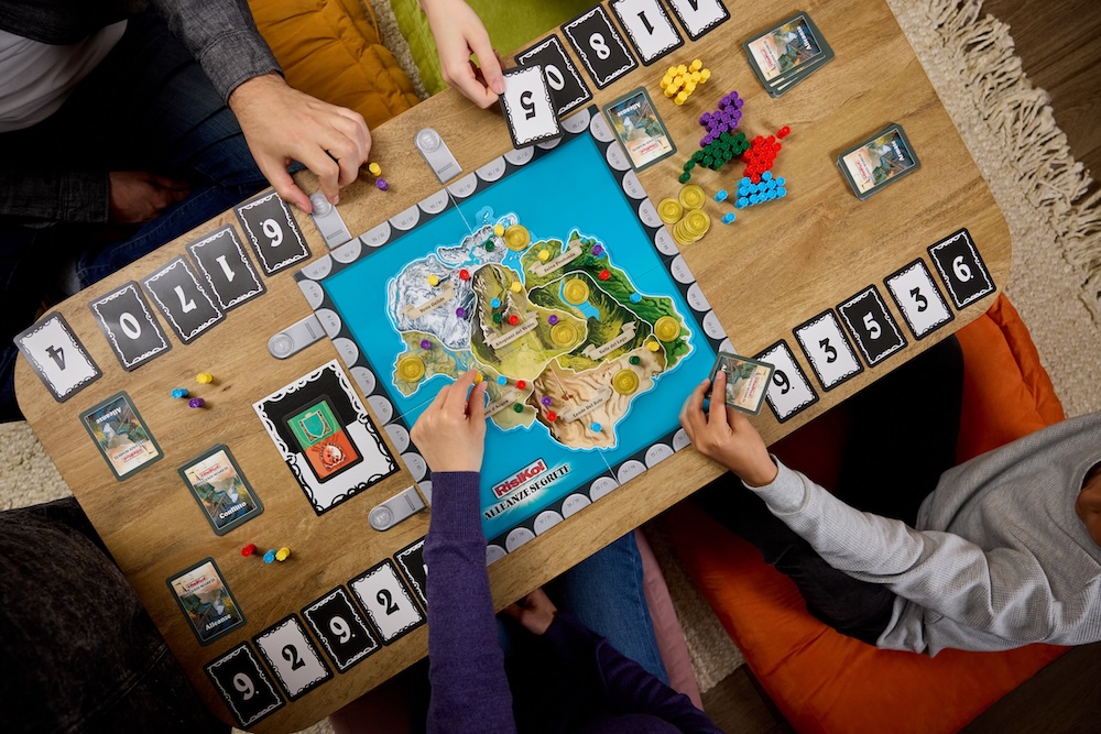 Monopoly In Viaggio Per Il Mondo – Gioco Da Tavolo Per Famiglie E Bambini +8 Anni – Tabellone Cancellabile E Pedine Timbro