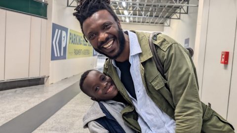 Diventare papà, all’improvviso: una storia di genitorialità 'migrante' e la nascita di una nuova famiglia storie di famiglia