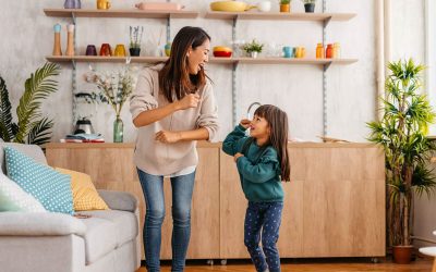 Non serve essere genitori perfetti: serve un villaggio