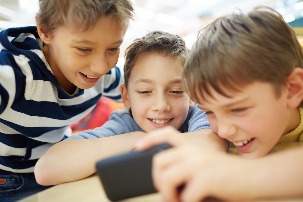 Con EU Kids Act, approvato dall’Unione Europea, cambia l’accesso ai social per i minori