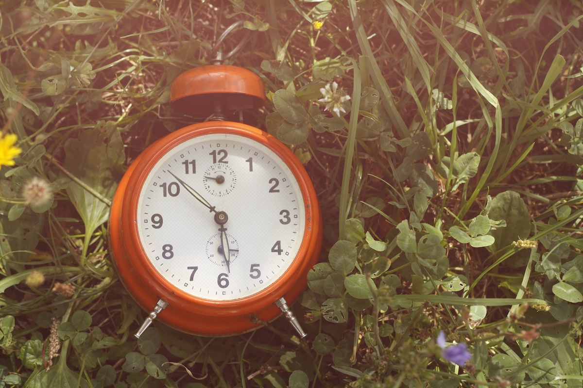 red-alarm-clock ora solare